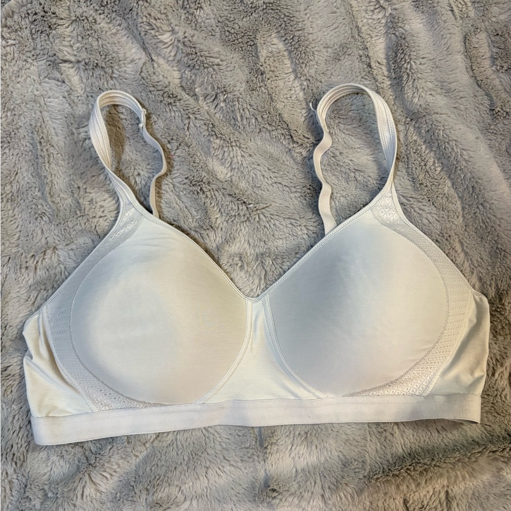 Hanes Bra Size XL White Padded Wireless Adjustable Clasp Back